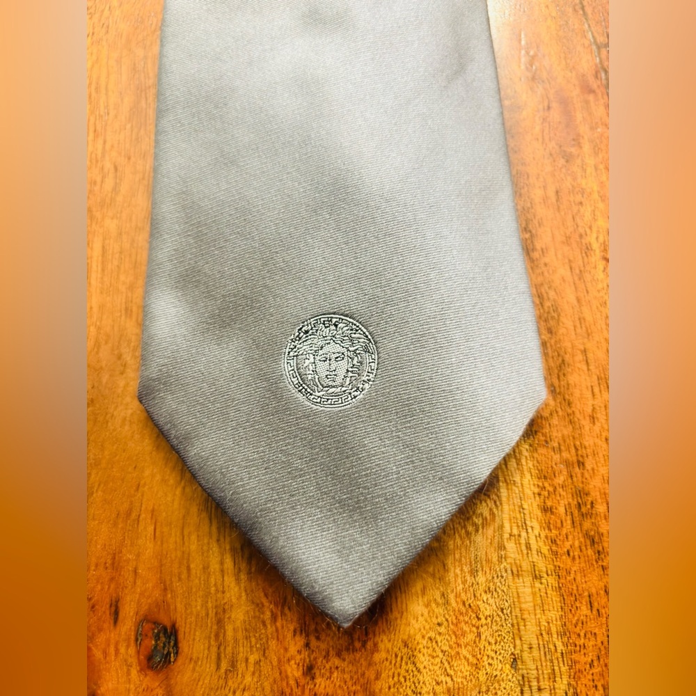Gianni Versace Silver Silk Tie with Medusa Emblem